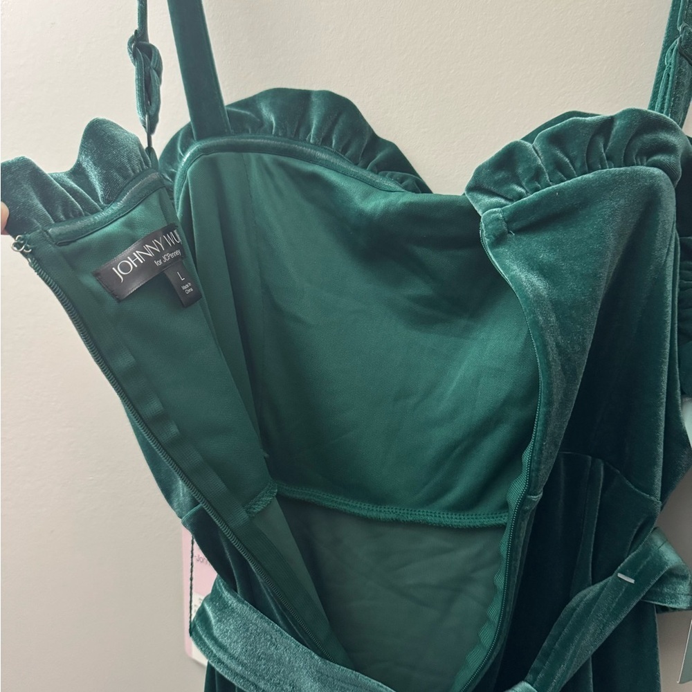 Green Velvet Dress with Star Belt - Picture 10 of 10